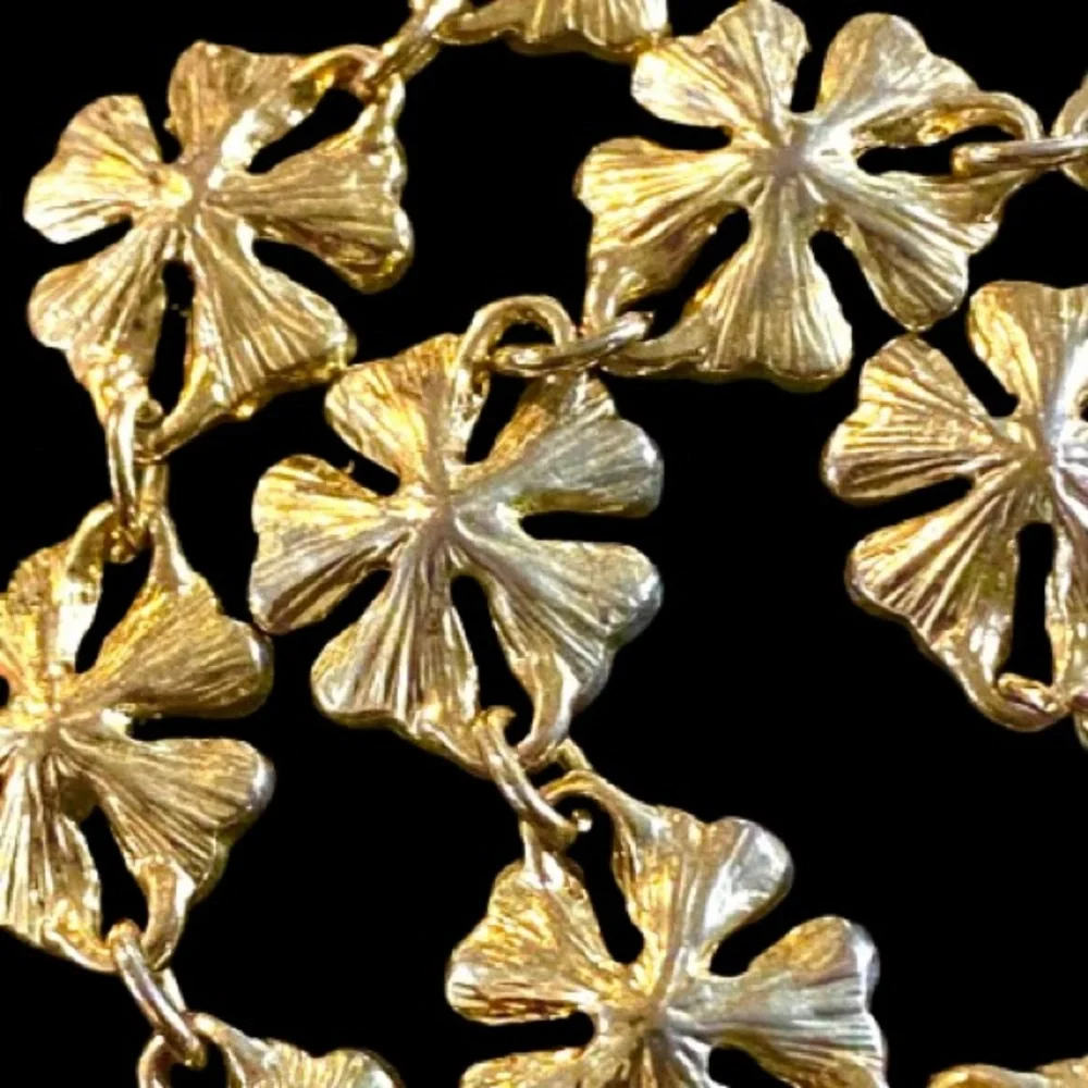 Vintage Gold Tone Dogwood Flower Link  Necklace Choker With Clear Rhinestones